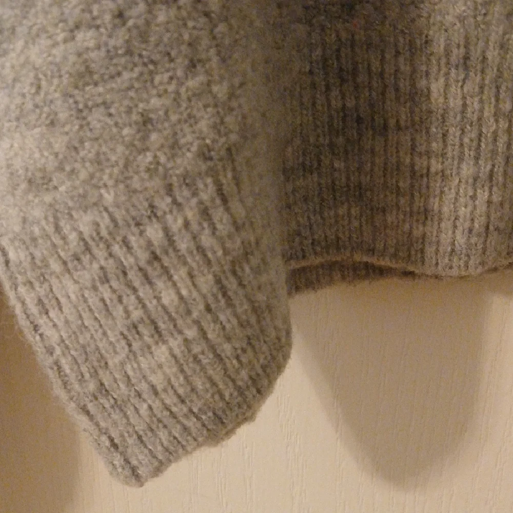 H & M Divided Gray Ruffled Sweater - Picture 5 of 8